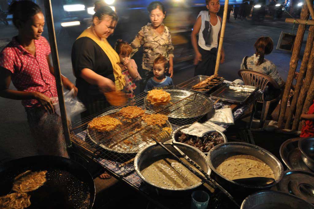 preparação de fritos à base de lentilhas, pequenos peixes ou de camarão seco, que depois de fritos forma uma espécie de bolacha que poder ser consumida como um snack ou como acompanhamento de sopas
