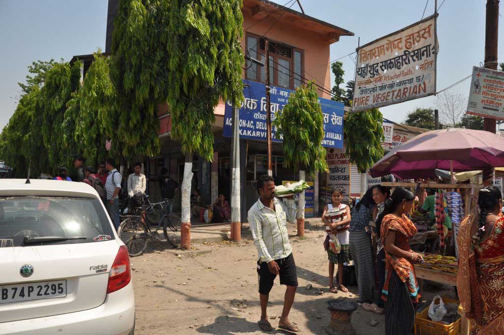 ticket counter fot the buses from Kakarbitta to Kathmandu, at the Kakarbitta bus terminal, located on the right side just after crossing the border