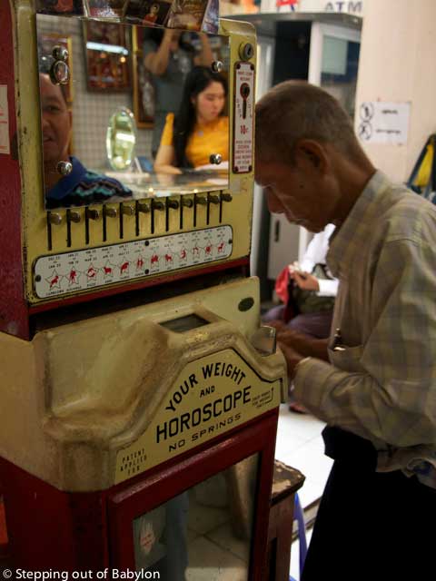 Yangom... Where fortune tellers and astrologers wait for customers on the shade of a tree, in a country where the Buddhism didn’t erase totally superstition and the animist traditions