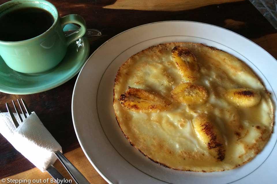 breakfast at Bucu Homestay... tasty but why always pancakes at Indonesia tourist breakfasts!?!?!?