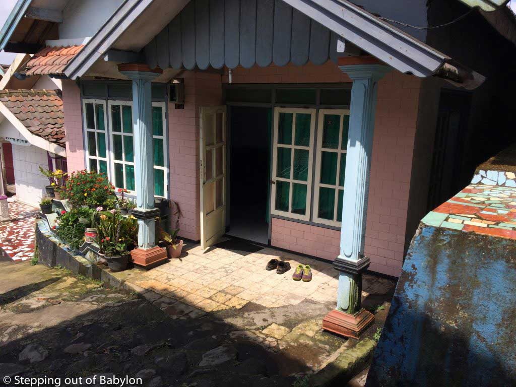 Cemoro Lawang... one of the local houses that are rented to the tourist