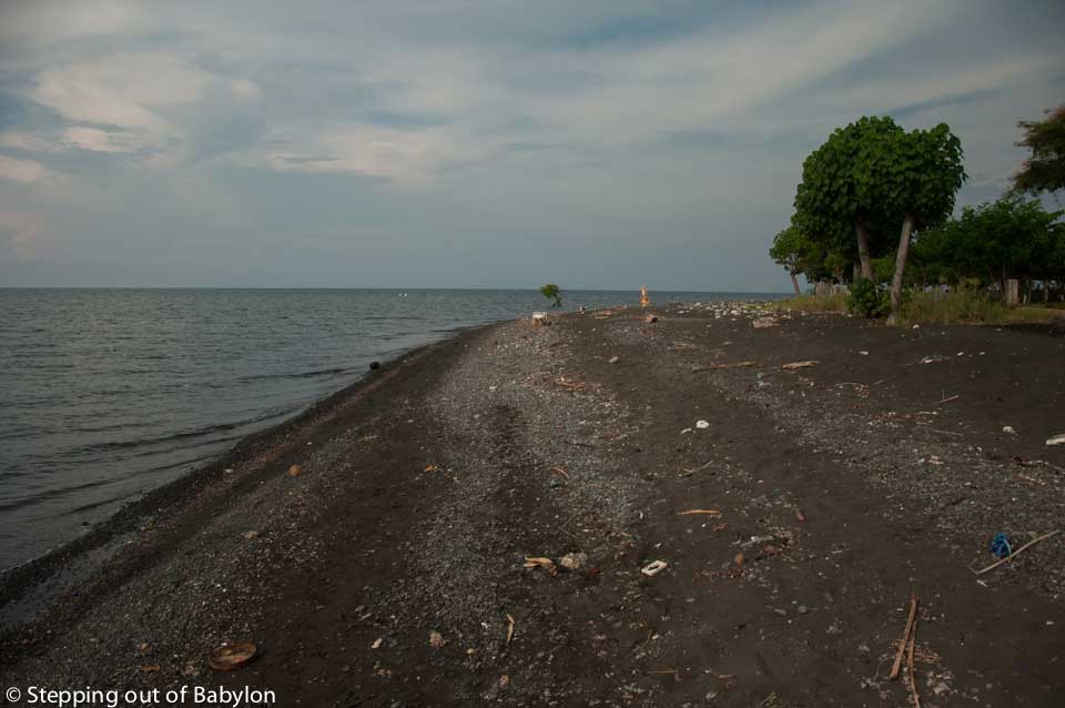 Penuteran Beach nearby Matahari Resort