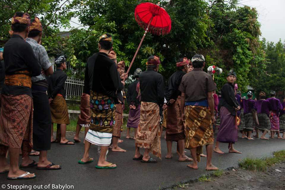 Sasak wedding parade at Tetebatu