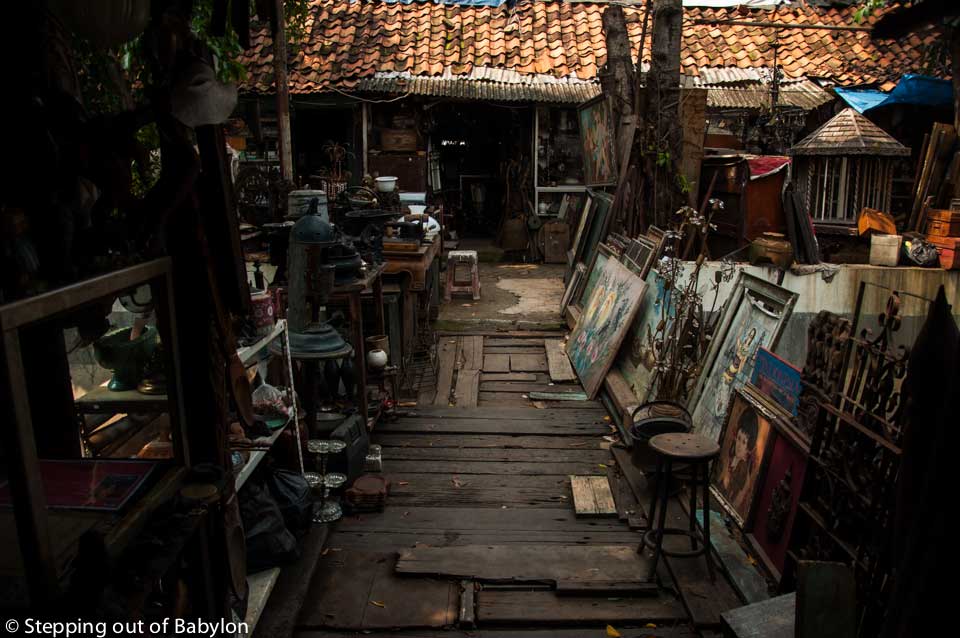 Antiques market at Jalan Surabaya