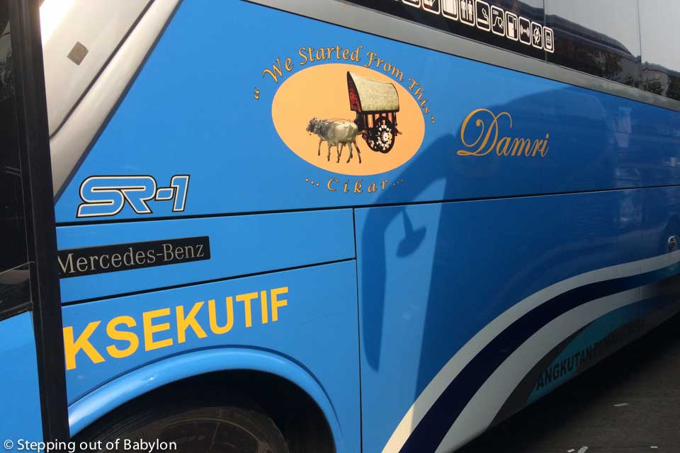 If you are alone or traveling with a tight budget, the bus is the best way to reach Jakarta! The DAMRI (Indonesian state-owned public transit bus company) operate buses from Soekarno–Hatta International Airport to Gambri.