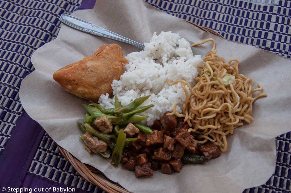 Nasi campur... a breakfast that can be eaten in the Yogyakarta streets