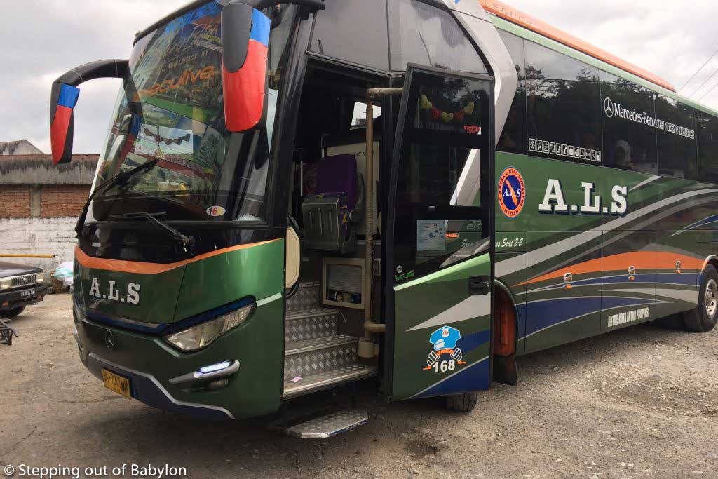 ALS "execituve" bus to Medan that pass by Parapat (Lake Toba)