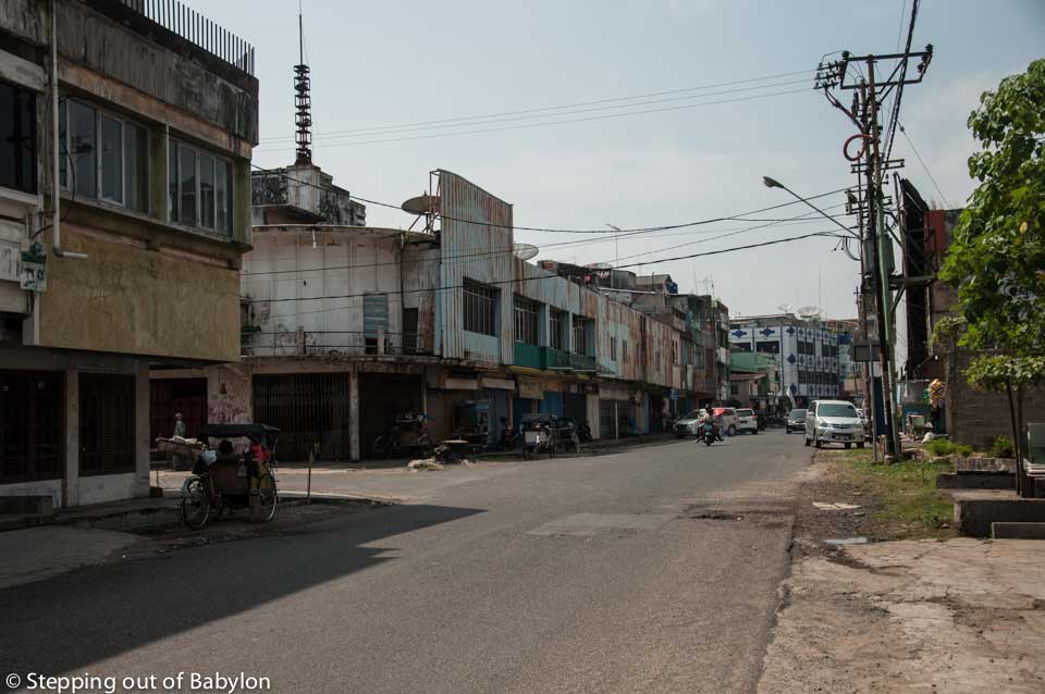 Bandar Lampung... a ghost town at day time during the Ramadan