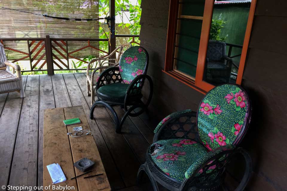 Losmen Palm Beach Krui