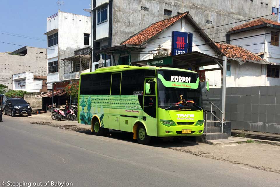 How to more around Bandar Lampung: buses to go far as the Terminal Rajabasa